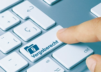 Ausschnitt einer Tastatur mit einer Sondertaste, mit dem Text "Vergaberecht"&nbsp;&copy;&nbsp;Adobe Stock