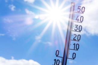 Thermometer in der Sonne&nbsp;&copy;&nbsp;Adobe Stock