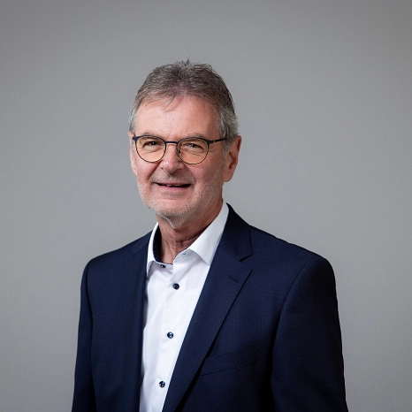 Ralf Buberti Person vor neutralem Hintergrund © Landkreis Holzminden